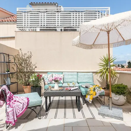 Eclectic Duplex With Sundeck Terrace 아파트 스플리트