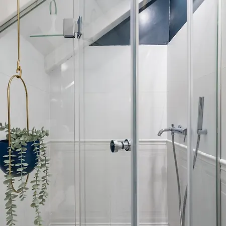 Eclectic Duplex With Sundeck Terrace 아파트 스플리트